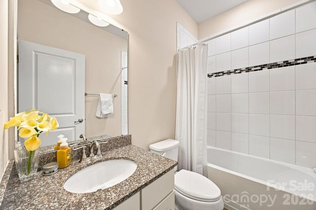 1321 Queen Lyon Court, Charlotte, NC 28205
