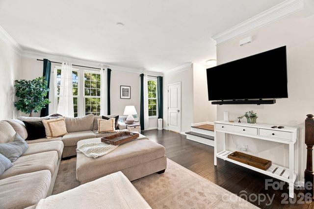 1321 Queen Lyon Court, Charlotte, NC 28205