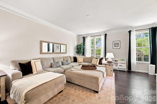 1321 Queen Lyon Court, Charlotte, NC 28205