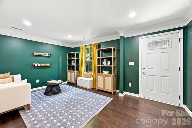1321 Queen Lyon Court, Charlotte, NC 28205