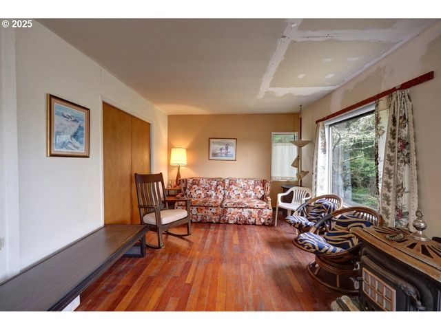 13907 N St, Long Beach, WA 98631