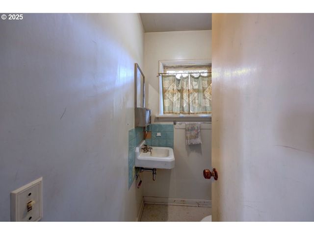 13907 N St, Long Beach, WA 98631