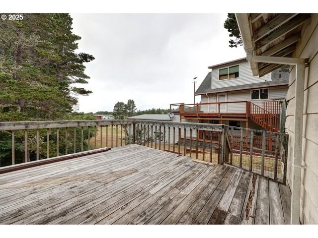 13907 N St, Long Beach, WA 98631