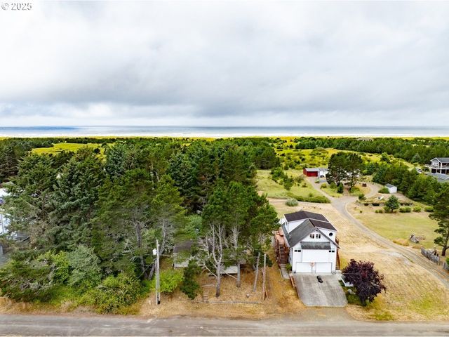 13907 N St, Long Beach, WA 98631