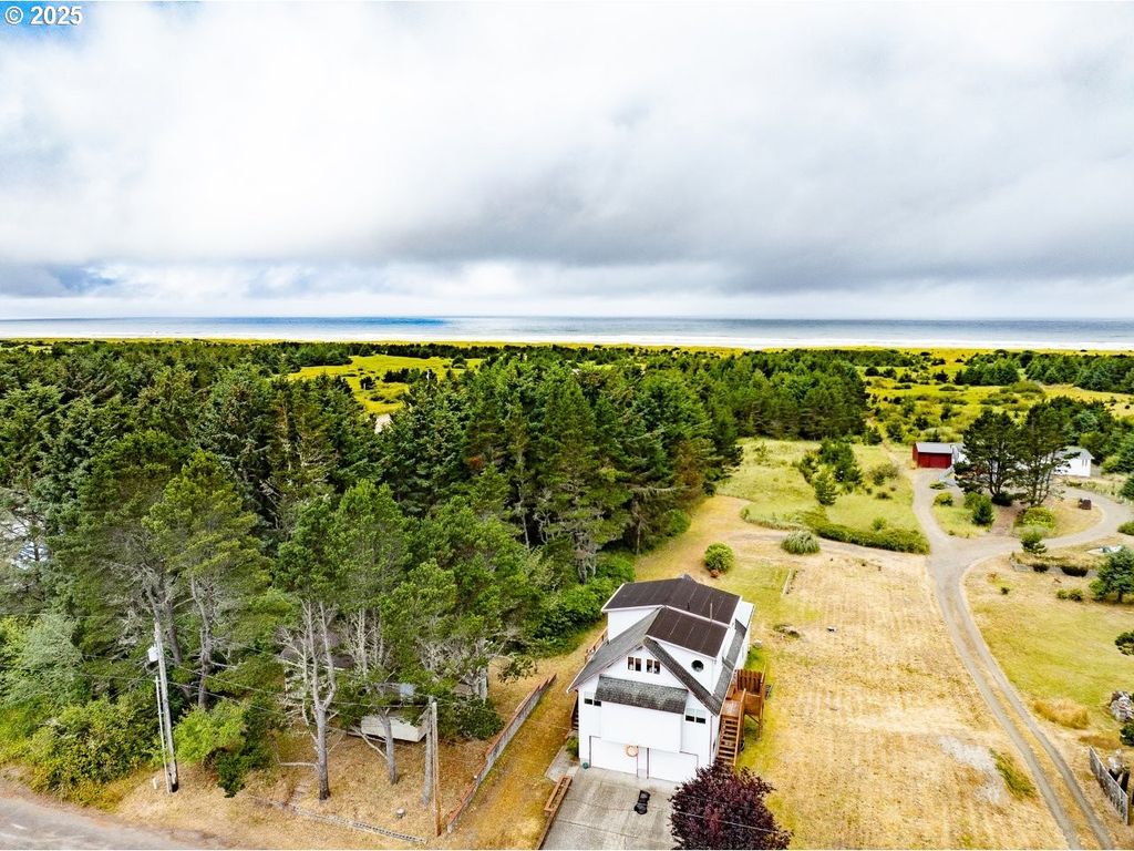 13907 N St, Long Beach, WA 98631