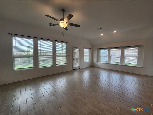 5923 Corsicana Cove, Seguin, TX 78155