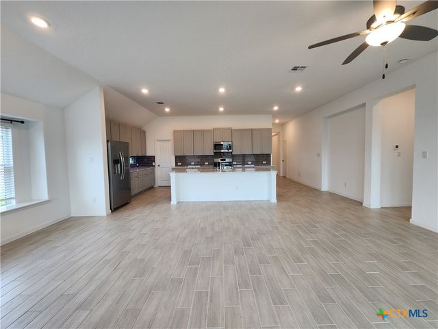 5923 Corsicana Cove, Seguin, TX 78155