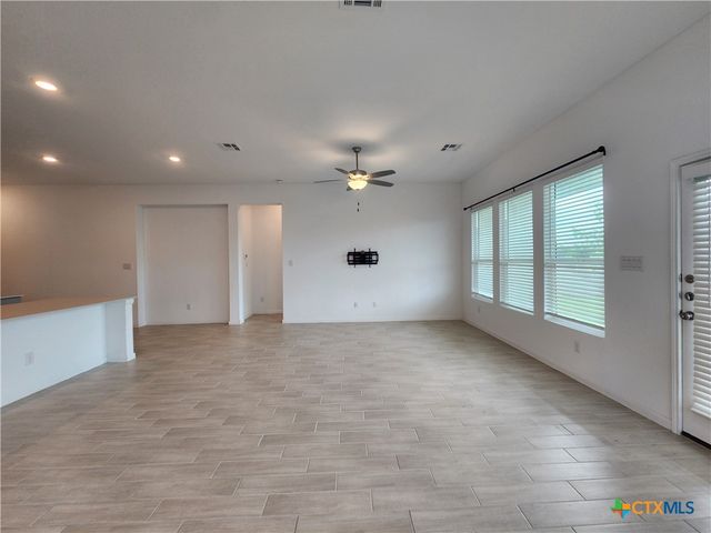 5923 Corsicana Cove, Seguin, TX 78155