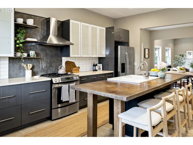 914 Se UMATILLA St, Portland, OR 97202
