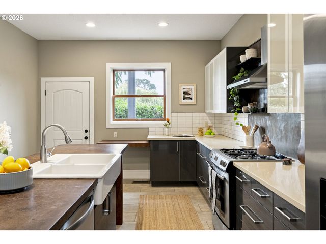 914 Se UMATILLA St, Portland, OR 97202