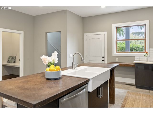 914 Se UMATILLA St, Portland, OR 97202