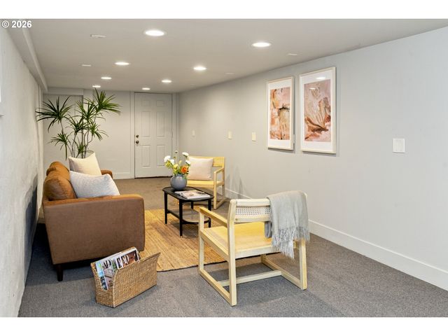 914 Se UMATILLA St, Portland, OR 97202