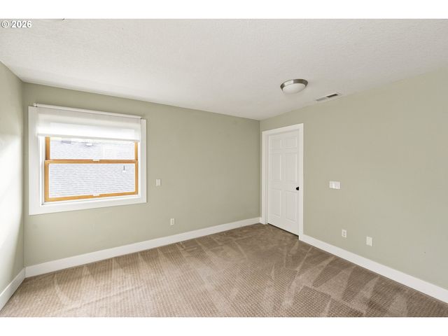 914 Se UMATILLA St, Portland, OR 97202