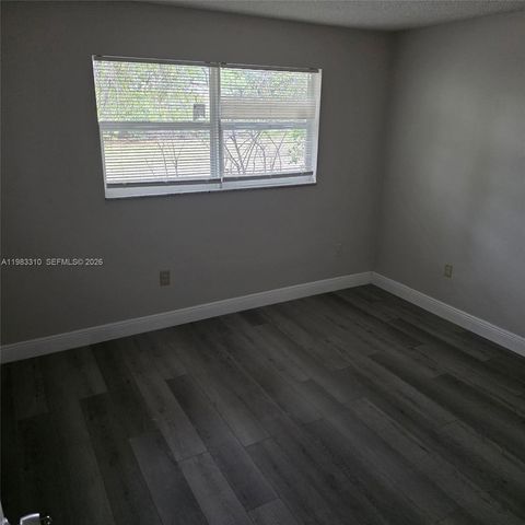 2570 NE 192nd St 2, Miami, FL 33180