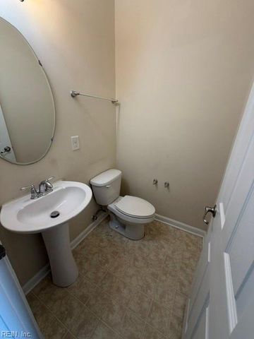 620 Leonard LN, Newport News, VA 23601