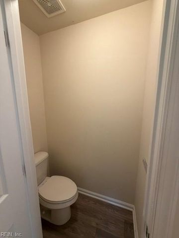 620 Leonard LN, Newport News, VA 23601