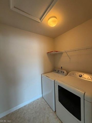620 Leonard LN, Newport News, VA 23601
