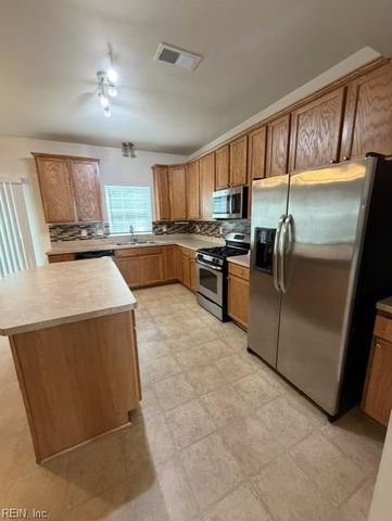 620 Leonard LN, Newport News, VA 23601