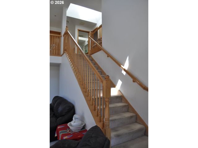 4198 LANCASTER Dr, Eugene, OR 97404