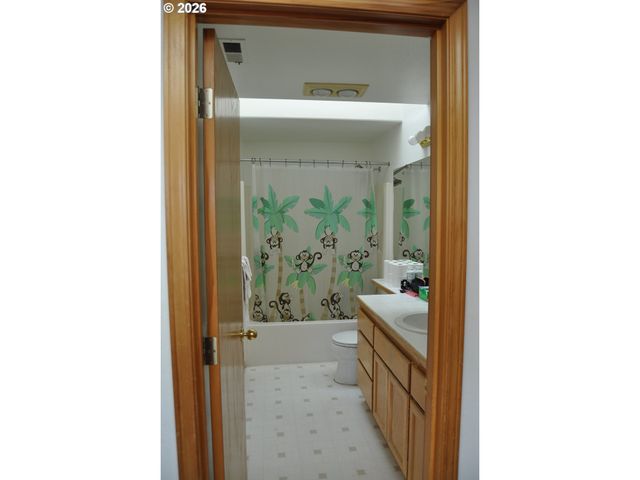 4198 LANCASTER Dr, Eugene, OR 97404