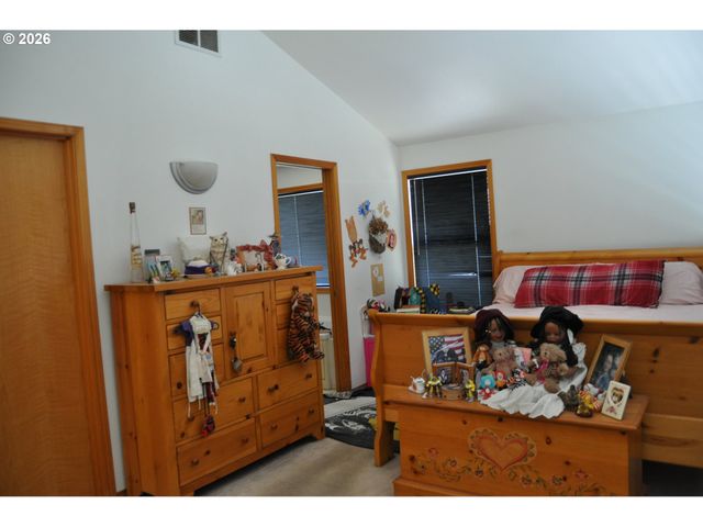 4198 LANCASTER Dr, Eugene, OR 97404