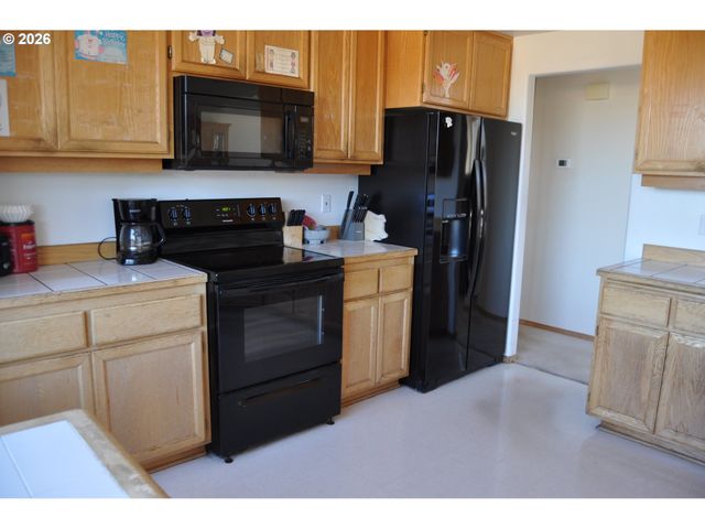 4198 LANCASTER Dr, Eugene, OR 97404