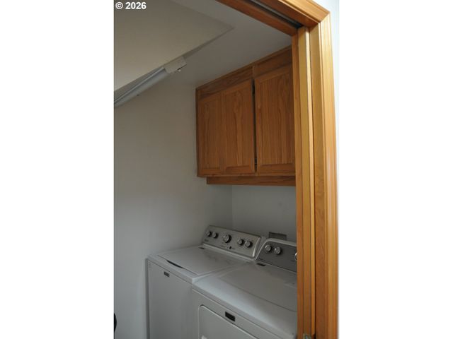 4198 LANCASTER Dr, Eugene, OR 97404