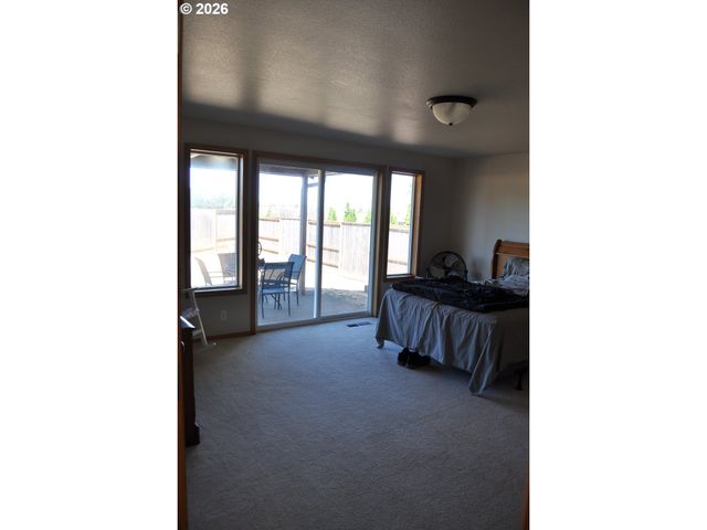 4198 LANCASTER Dr, Eugene, OR 97404
