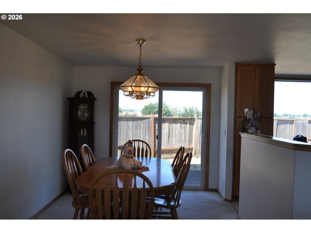 4198 LANCASTER Dr, Eugene, OR 97404