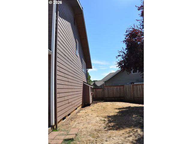 4198 LANCASTER Dr, Eugene, OR 97404