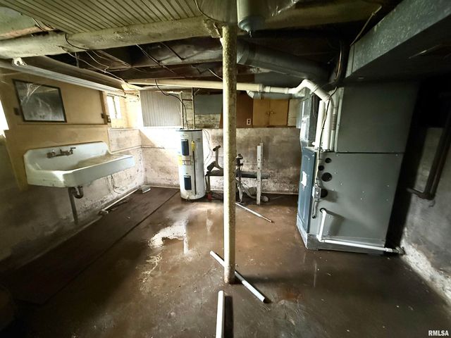 401 S 7TH Street, Herrin, IL 62948