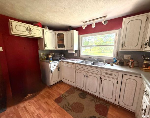 401 S 7TH Street, Herrin, IL 62948