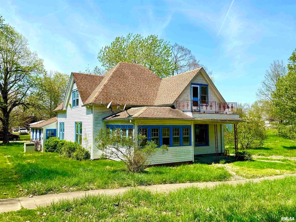 401 S 7TH Street, Herrin, IL 62948