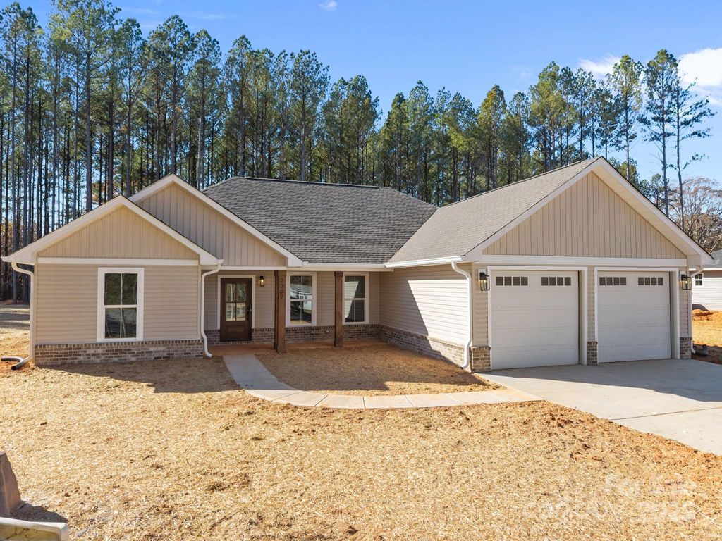 2307 Lee Lawing Road, Lincolnton, NC 28092