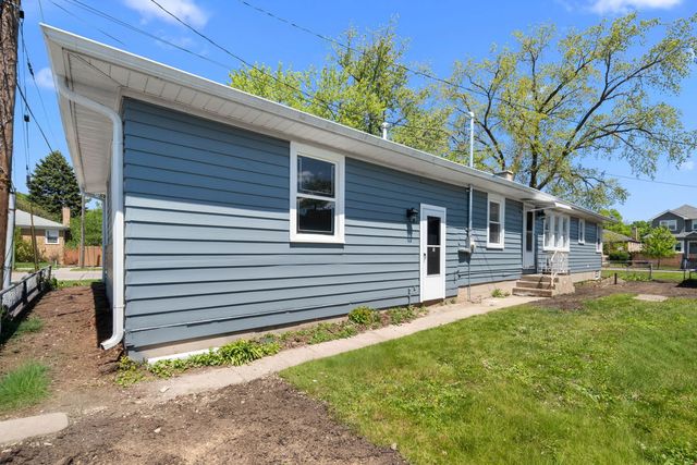 6207 W Eastwood Avenue, Chicago, IL 60630