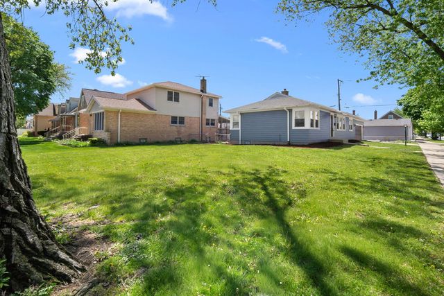 6207 W Eastwood Avenue, Chicago, IL 60630