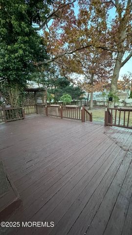 343 Clifton Avenue, Bayville, NJ 08721