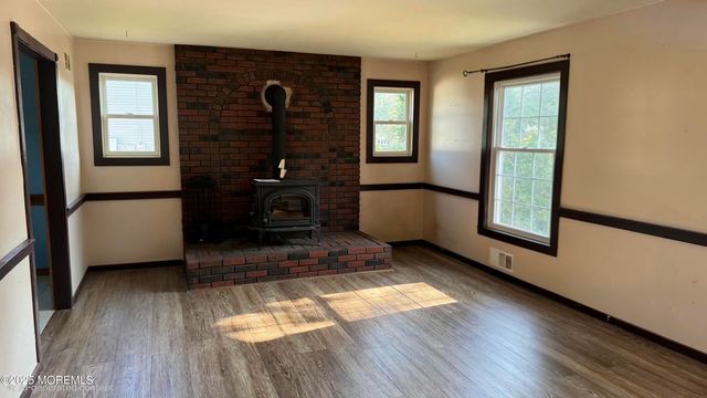 343 Clifton Avenue, Bayville, NJ 08721