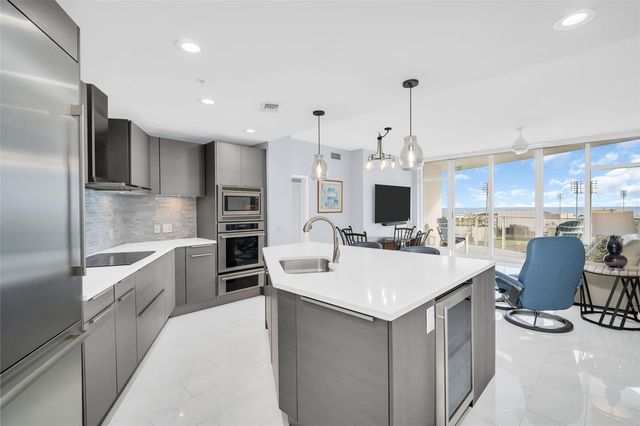 175 1ST STREET S 905, St Petersburg, FL 33701