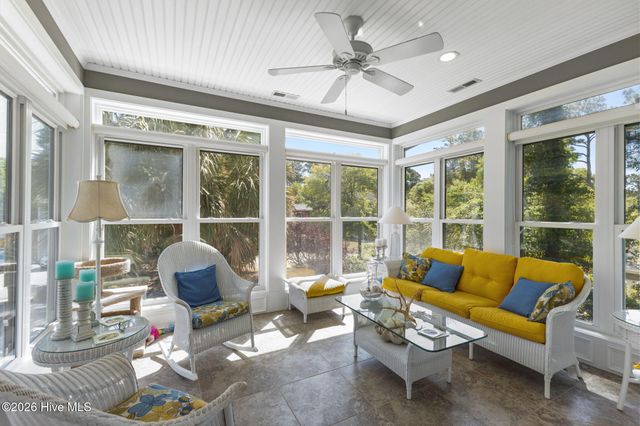 325 Live Oak Street, Emerald Isle, NC 28594