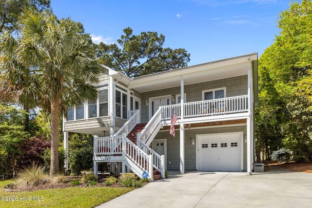 325 Live Oak Street, Emerald Isle, NC 28594