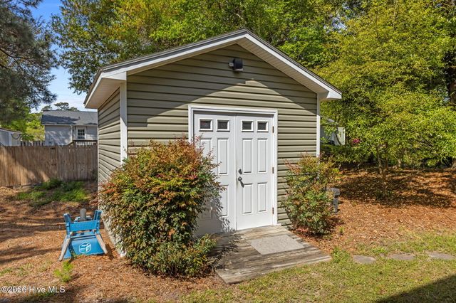 325 Live Oak Street, Emerald Isle, NC 28594