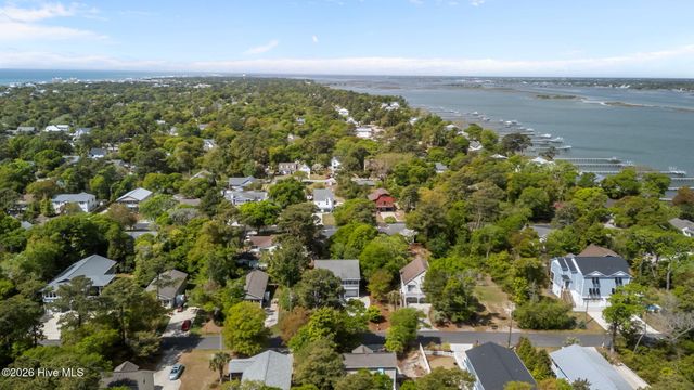 325 Live Oak Street, Emerald Isle, NC 28594