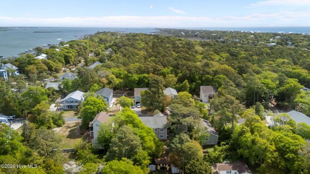 325 Live Oak Street, Emerald Isle, NC 28594