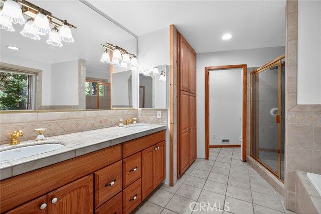 26020 Hemstreet Pl, Idyllwild, CA 92549