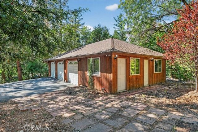 26020 Hemstreet Pl, Idyllwild, CA 92549