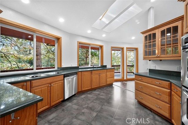 26020 Hemstreet Pl, Idyllwild, CA 92549