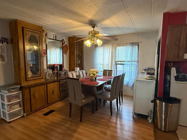 227 Blackthorn Road, Matteson, IL 60443