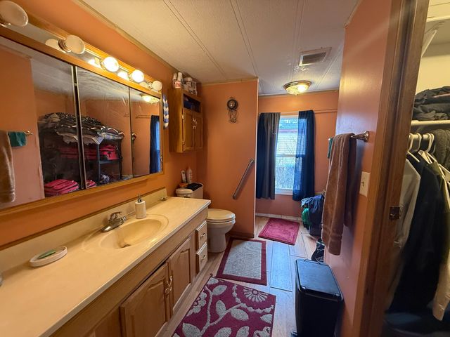 227 Blackthorn Road, Matteson, IL 60443