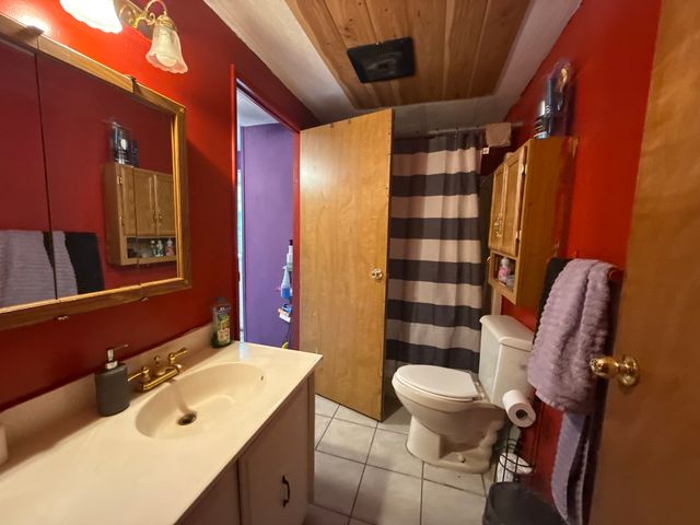 227 Blackthorn Road, Matteson, IL 60443